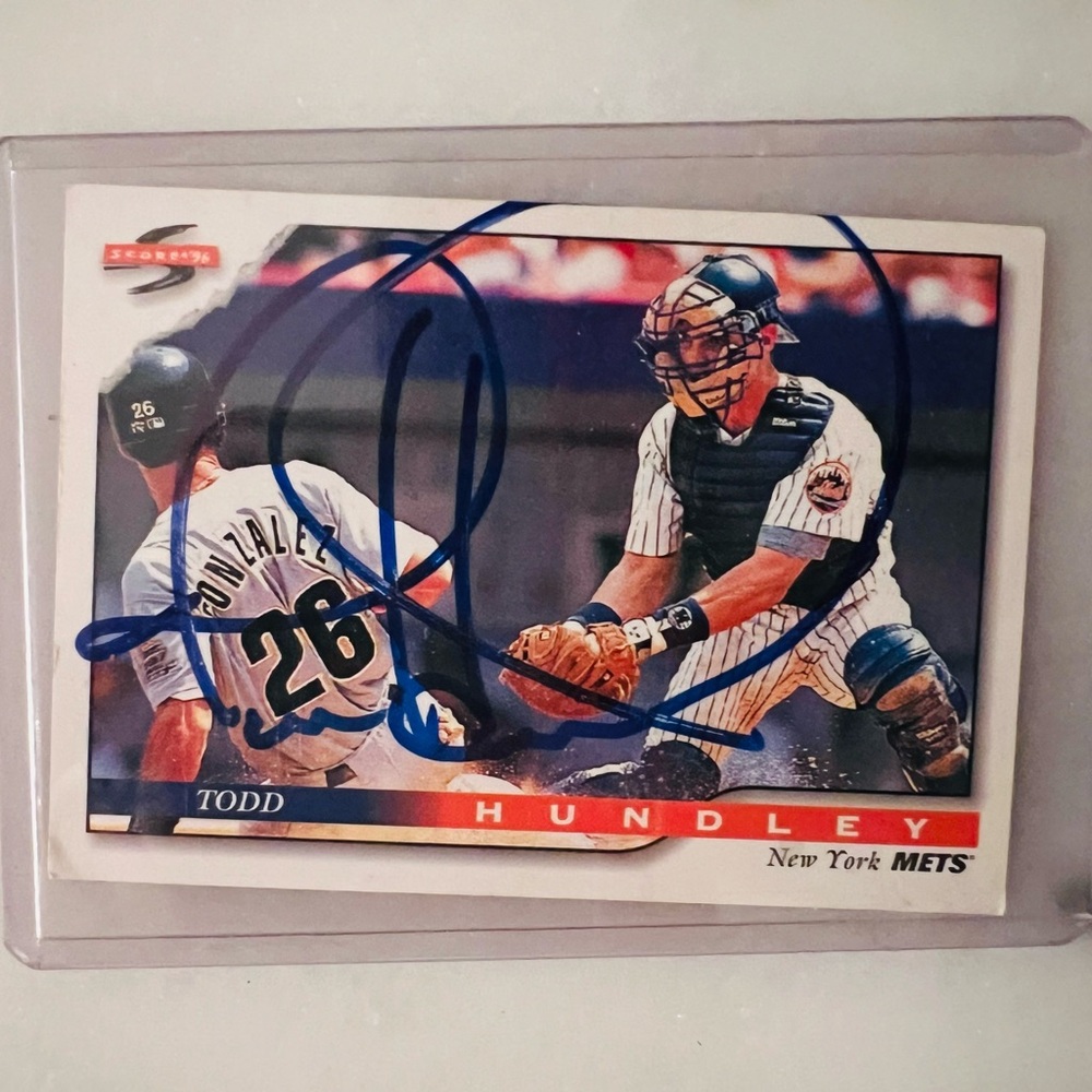 Todd Hundley Signed Baseball Card